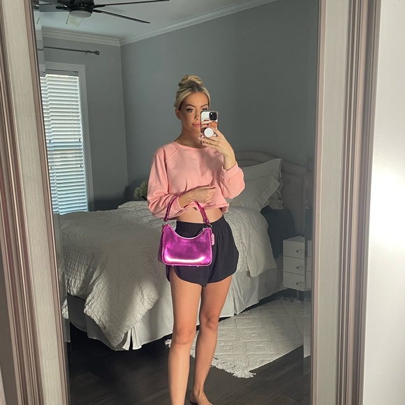 8 Other Reasons It Girl Shoulder Bag in Metallic Pink - Picture 14 of 15